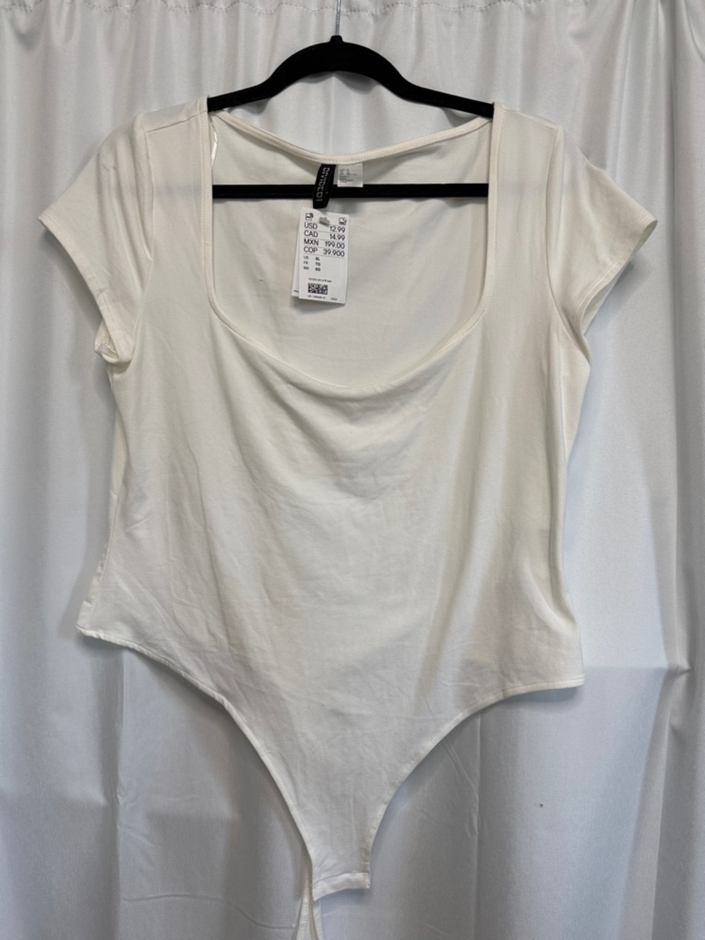 Divided White Scoop Neck Short Sleeve Bodysuit
